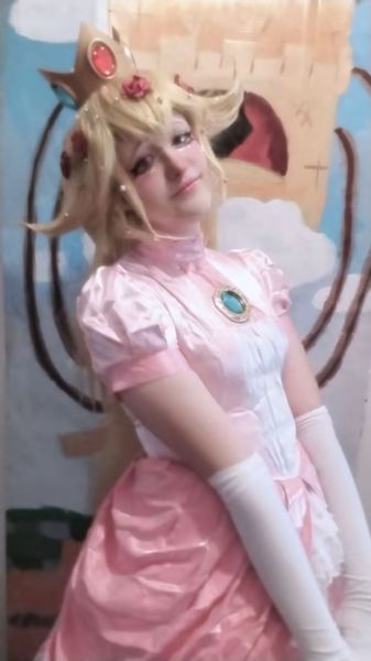Une_fan_de_fnaf02 - Princesse Peach