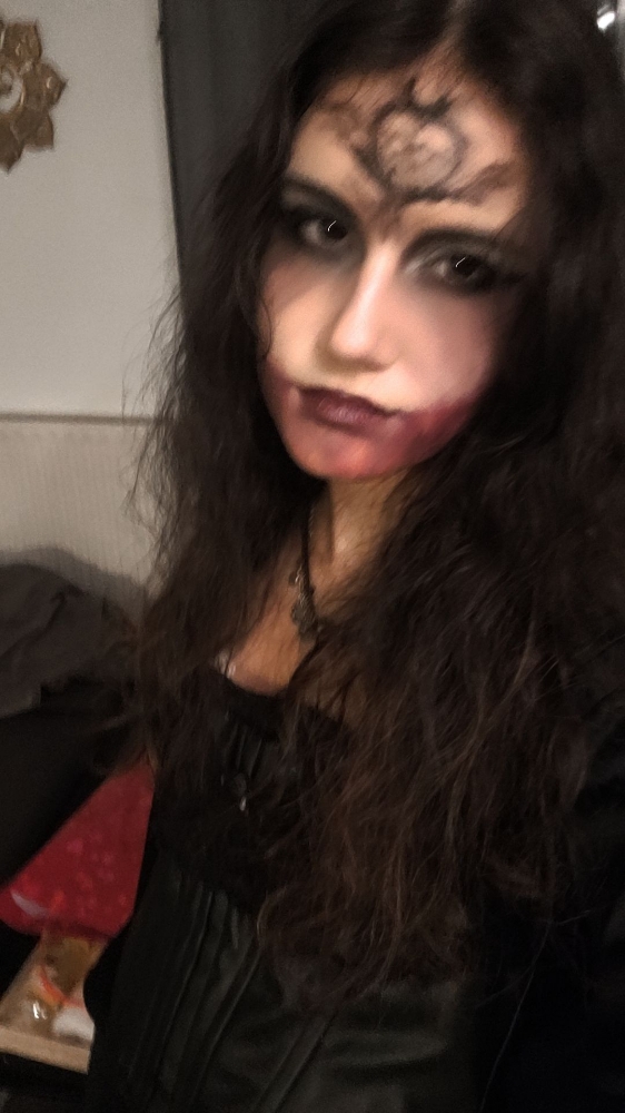 CassandraDimitrescu  - Photo 3