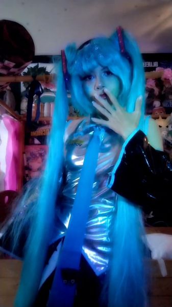 Moondrop_cosplay - Miku