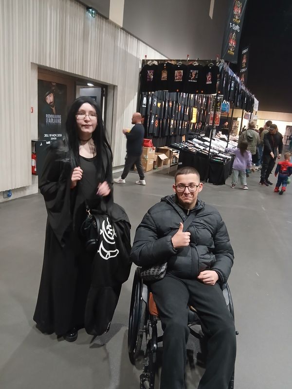 Aliena – Morticia addams