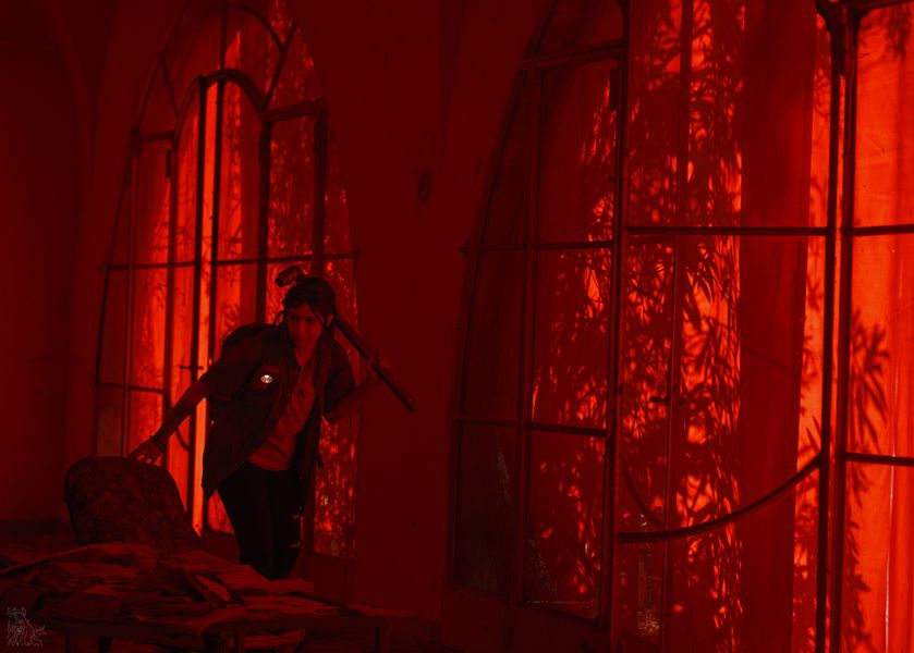 Hecata - Red Arc - Ellie