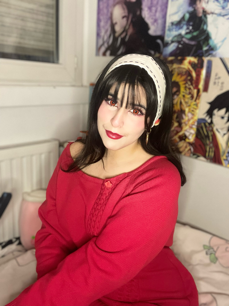 Yor Forger - Photo 15