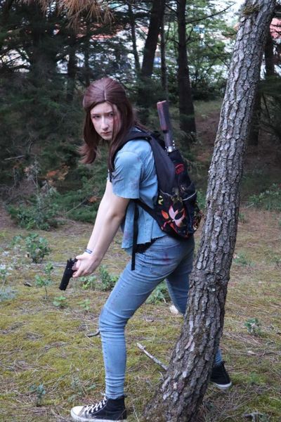 _s1lent_ech0splay - Ellie TLOU2 forest