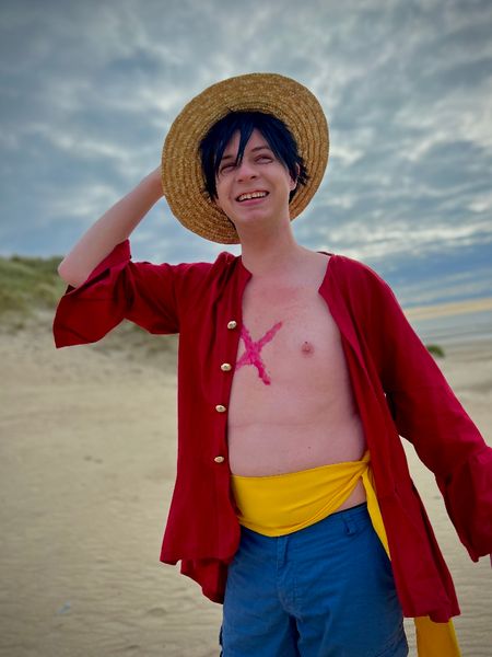 Valou_cosplay - Luffy à la plage