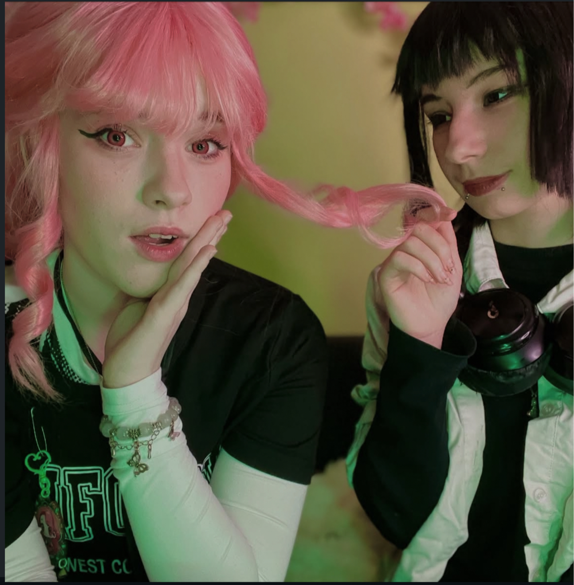 Mitsuki And Aya - Photo 3