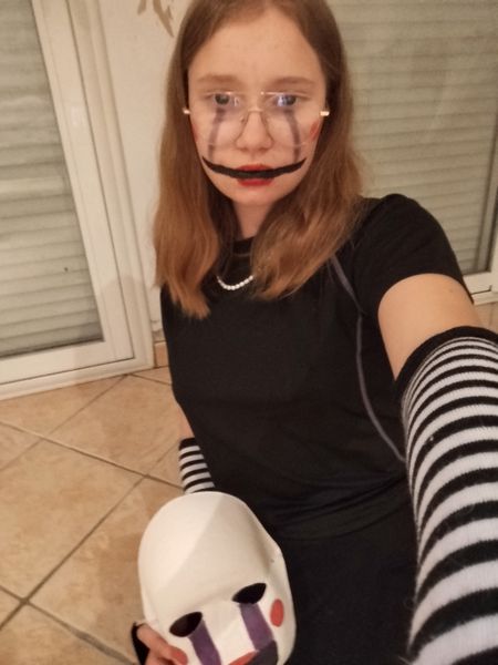 Sarahcos - Puppet