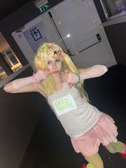 Chica preview 3