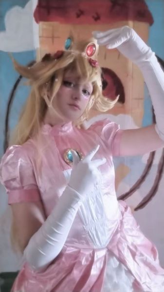 Une_fan_de_fnaf02 - Princesse Peach