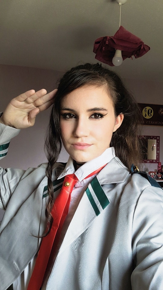 Momo Yaoyorozu  - Photo 2