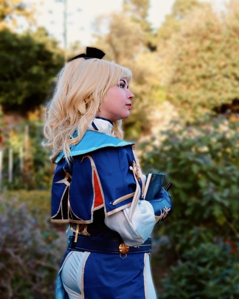 Emiko - Jean