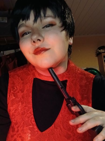 _fluffy_kiddo_ - Ada wong at home