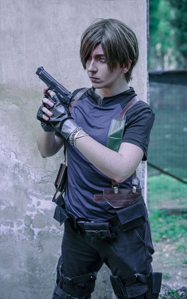 Aurs - Leon Kennedy