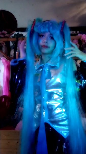 Moondrop_cosplay - Miku