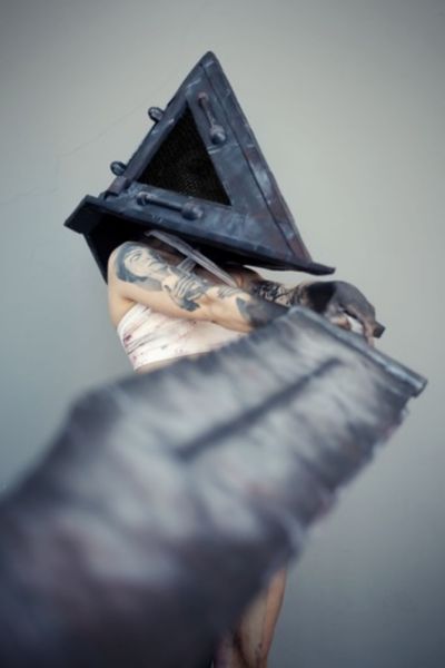 Mother_of_gatti - Pyramid Head 