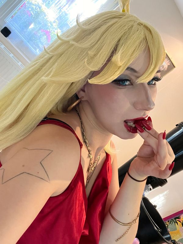 June.stary – Panty Anarchy