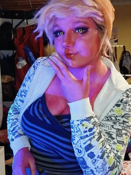 _fluffy_kiddo_ - Mina ashido casual