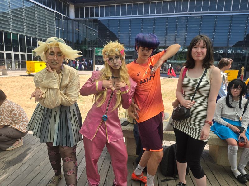 Cos._kam - Suzie Q en conv