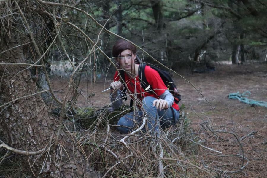 _s1lent_ech0splay - Ellie TLOU forest