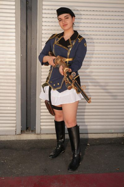 Hello_jullie_cos - Caitlyn Kiraman 
