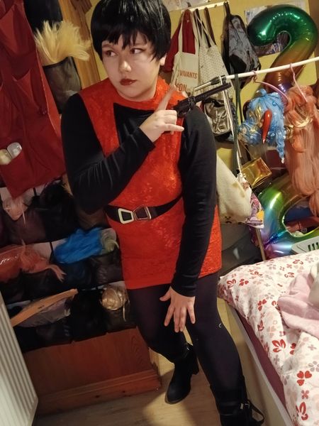 _fluffy_kiddo_ - Ada wong at home