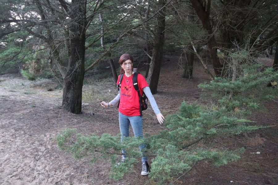 _s1lent_ech0splay - Ellie TLOU forest