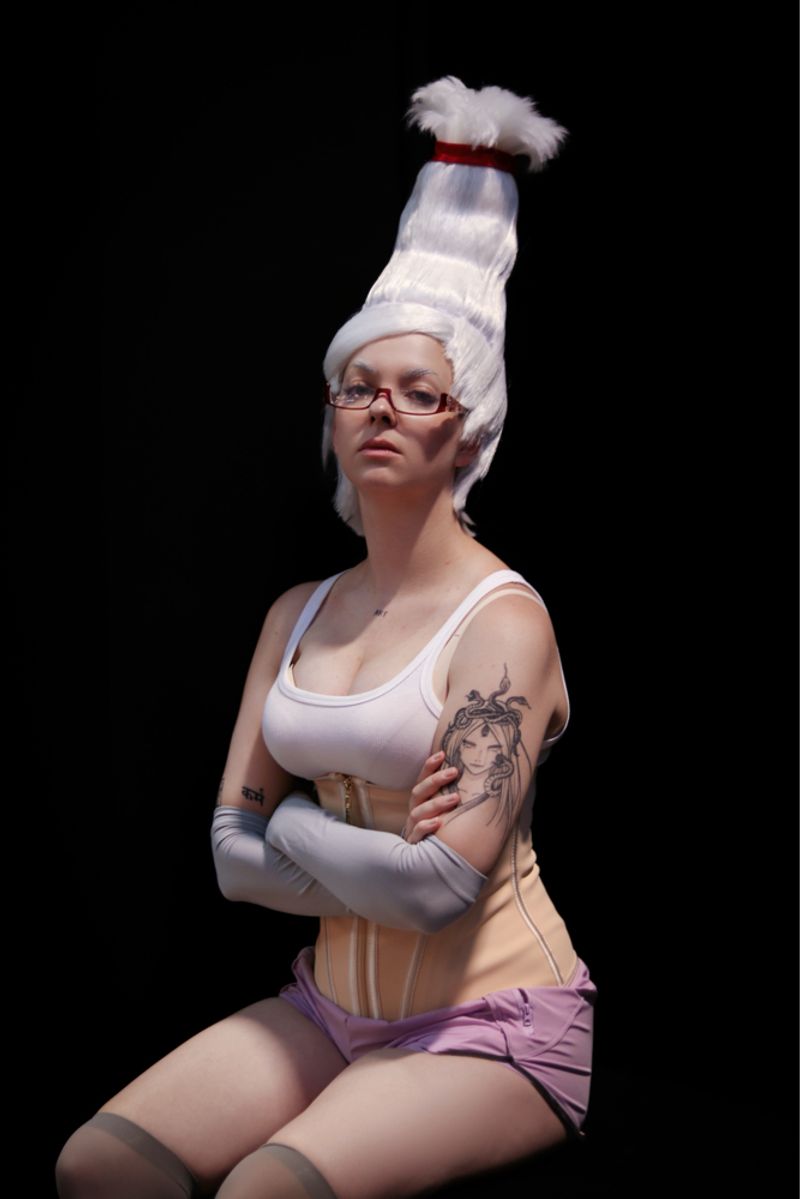 Extralucile – Seiko Ayase 