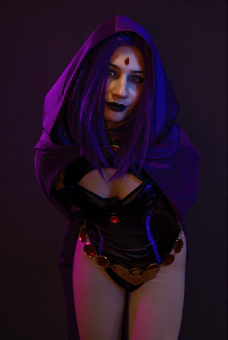 Rachel_roth_ – Raven