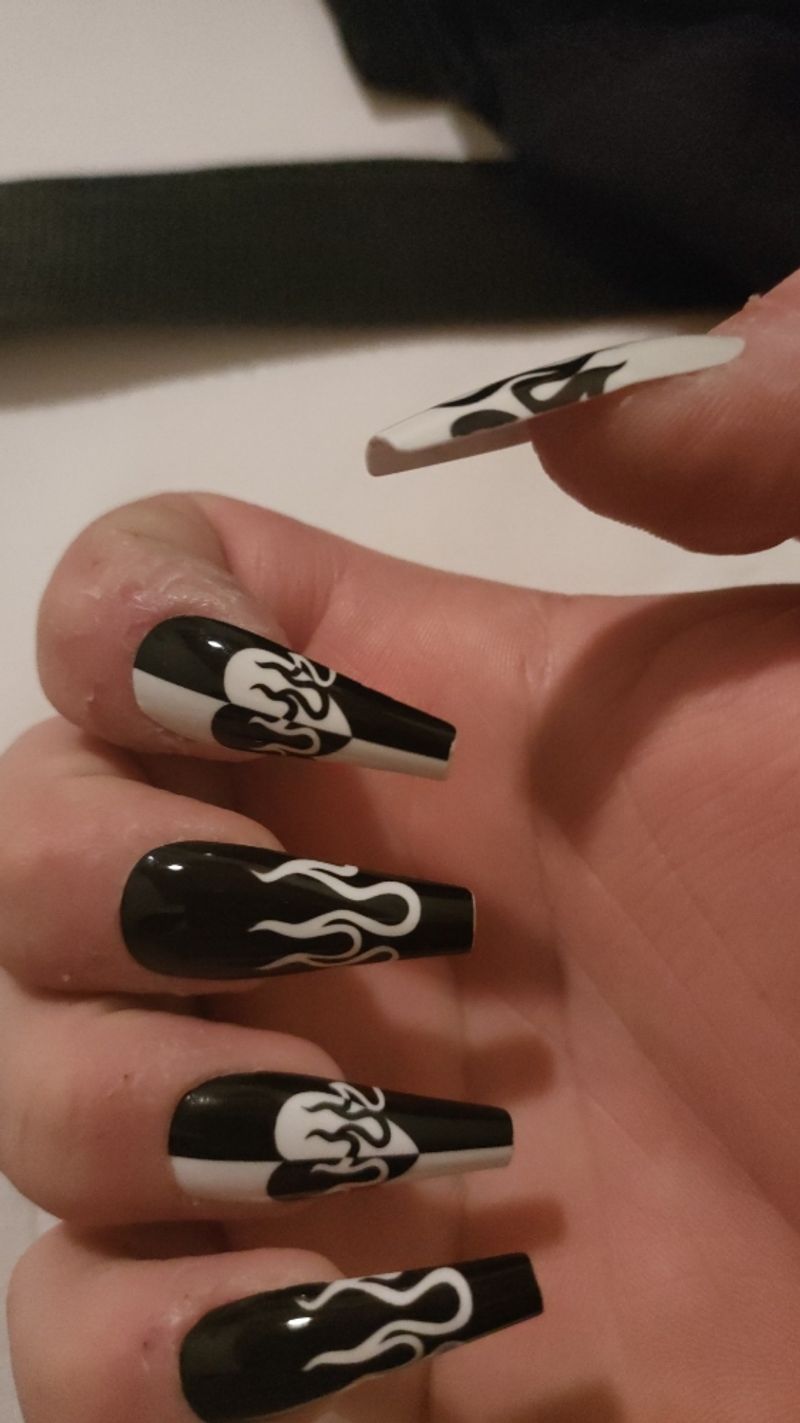 Tesivo – Wednesday Addams