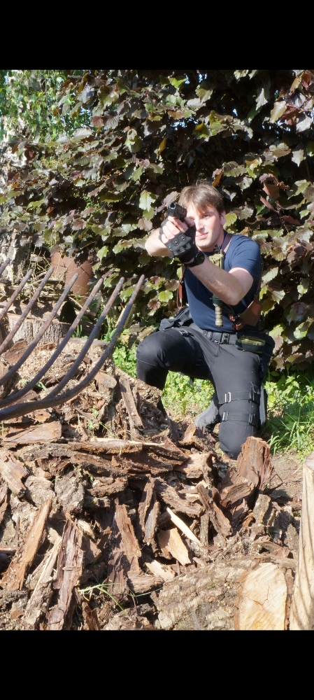 Leon Kennedy — photo 9
