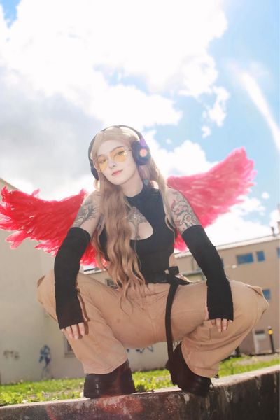 Moonflo.cos - Hawks (genderbend)