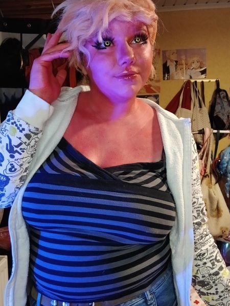 _fluffy_kiddo_ - Mina ashido casual