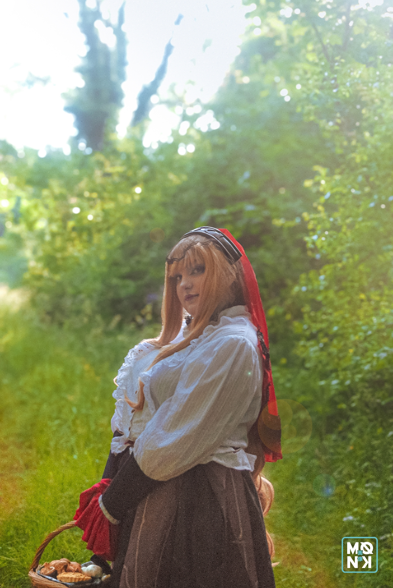 Red Riding Hood - Photo 9