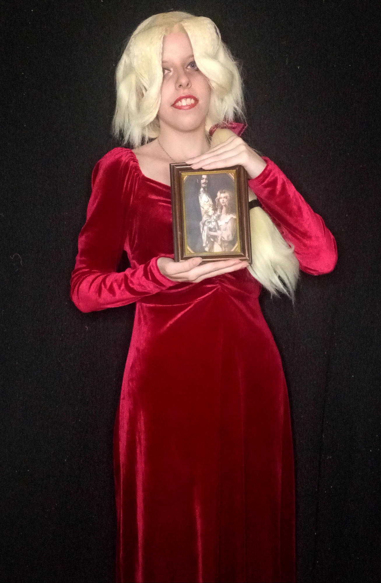 Lisa Tepes - Photo 4