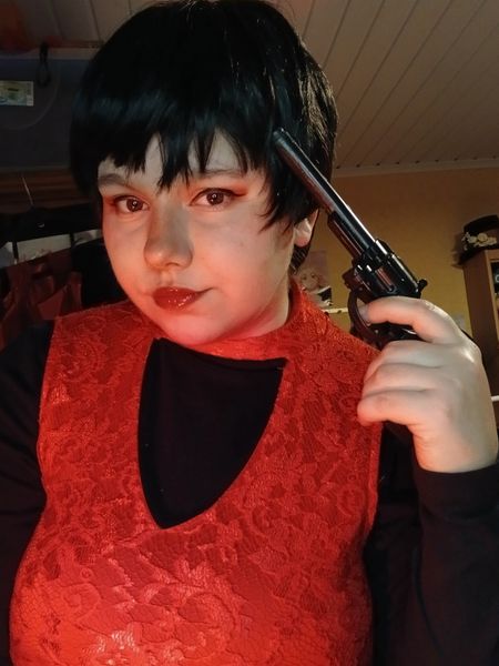 _fluffy_kiddo_ - Ada wong at home