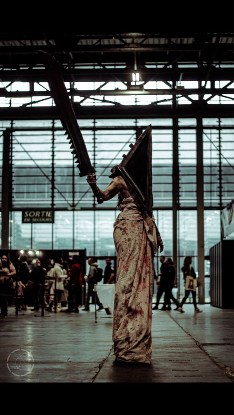 Redheart – Pyramid head