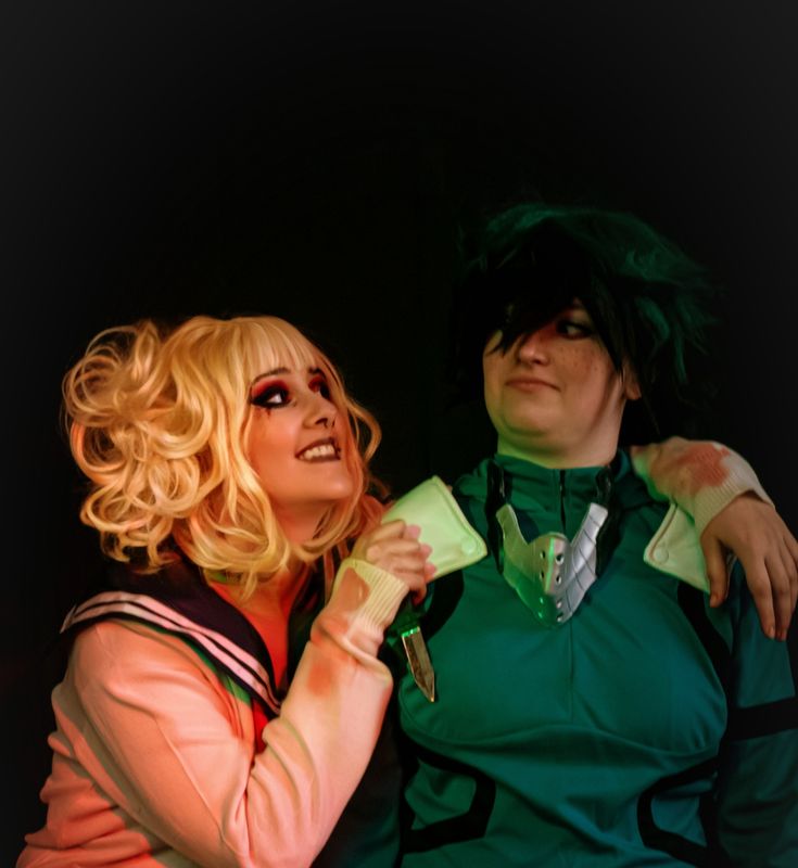 Gwen – Toga and Deku 