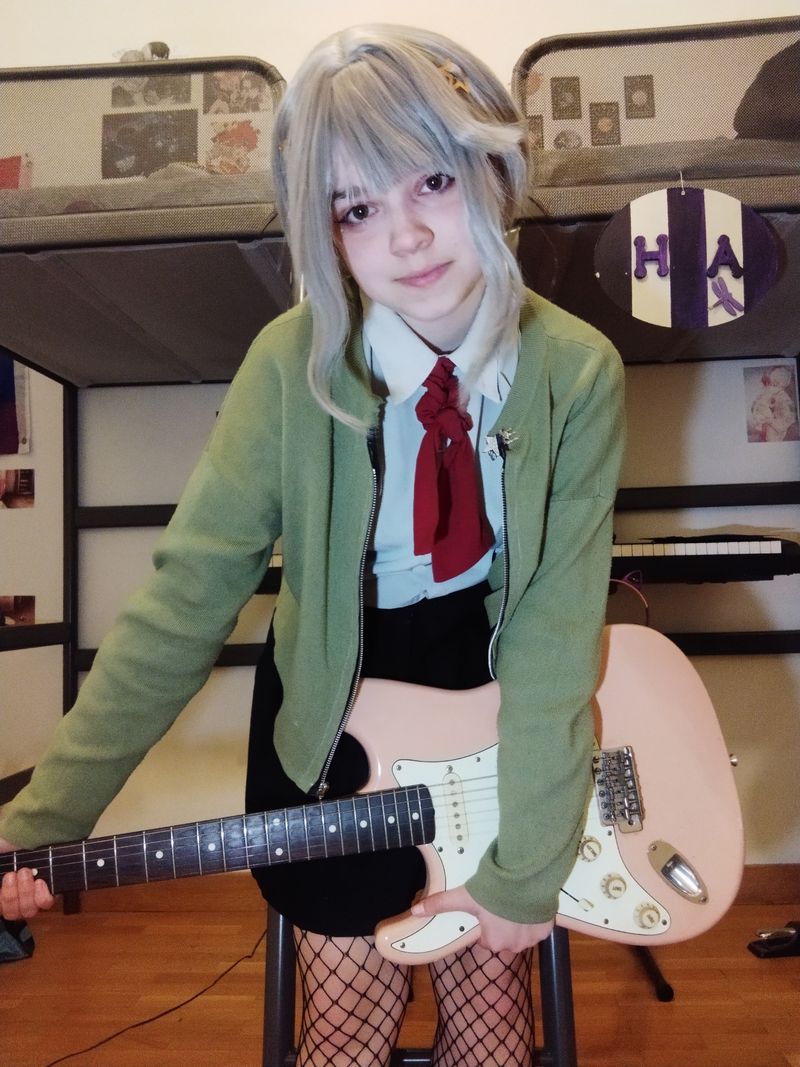 Okuny_cos – Shiho 🎸💫