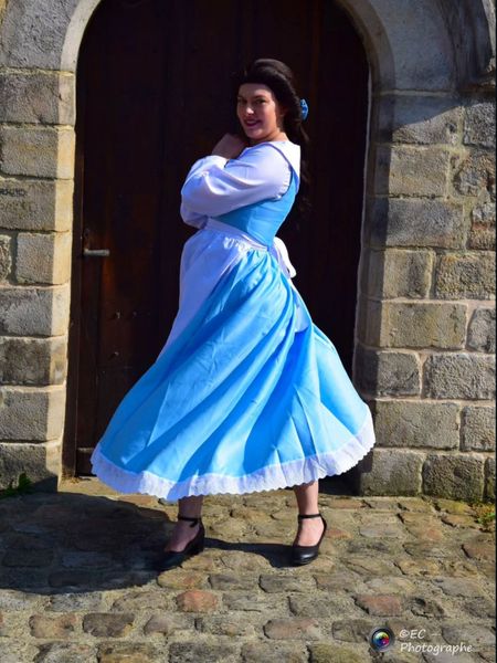 Princessandpixiedust - Belle villageoise 