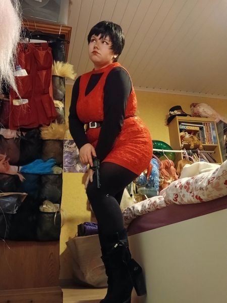 _fluffy_kiddo_ - Ada wong at home