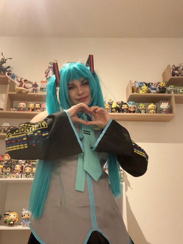Ha.ru__cos – Hatsune Miku 