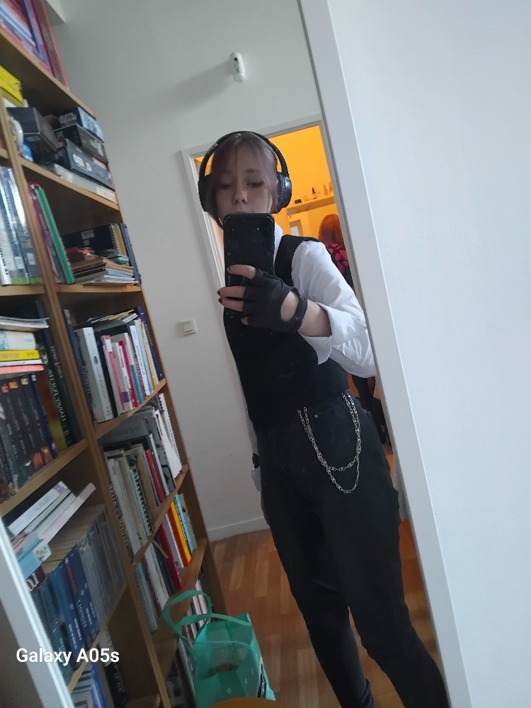 OC Lucia Woods - Photo 5