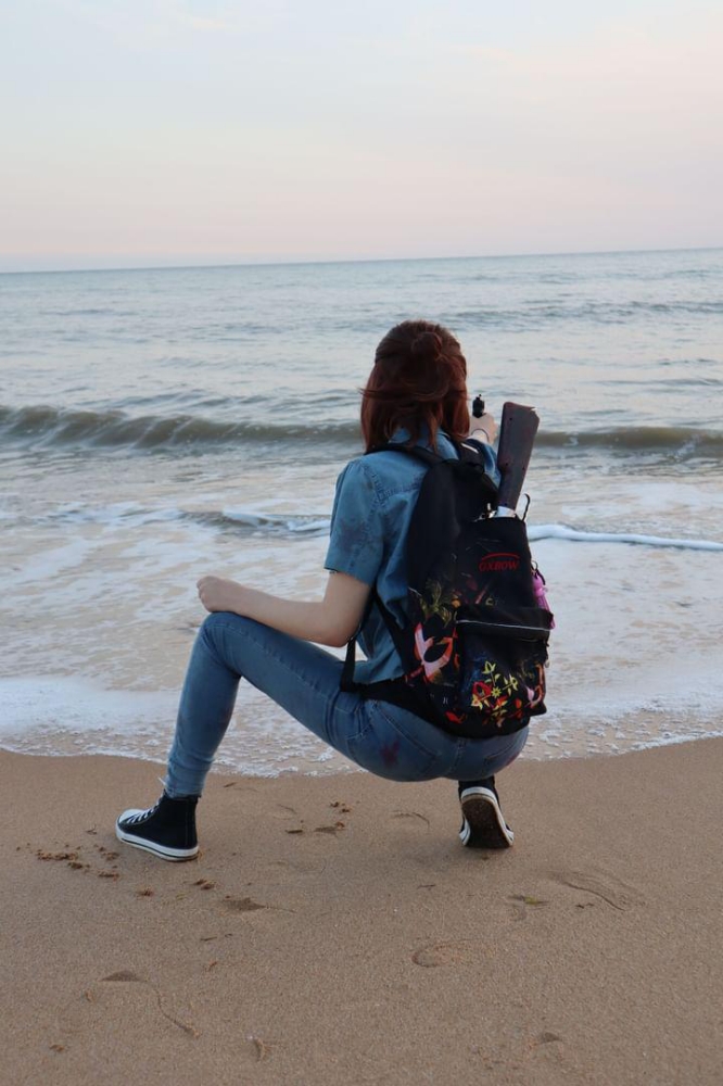 Ellie TLOU2 beach — photo 8
