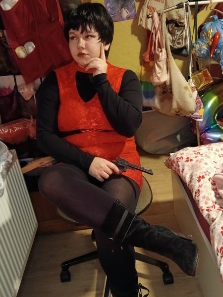 _fluffy_kiddo_ - Ada wong at home