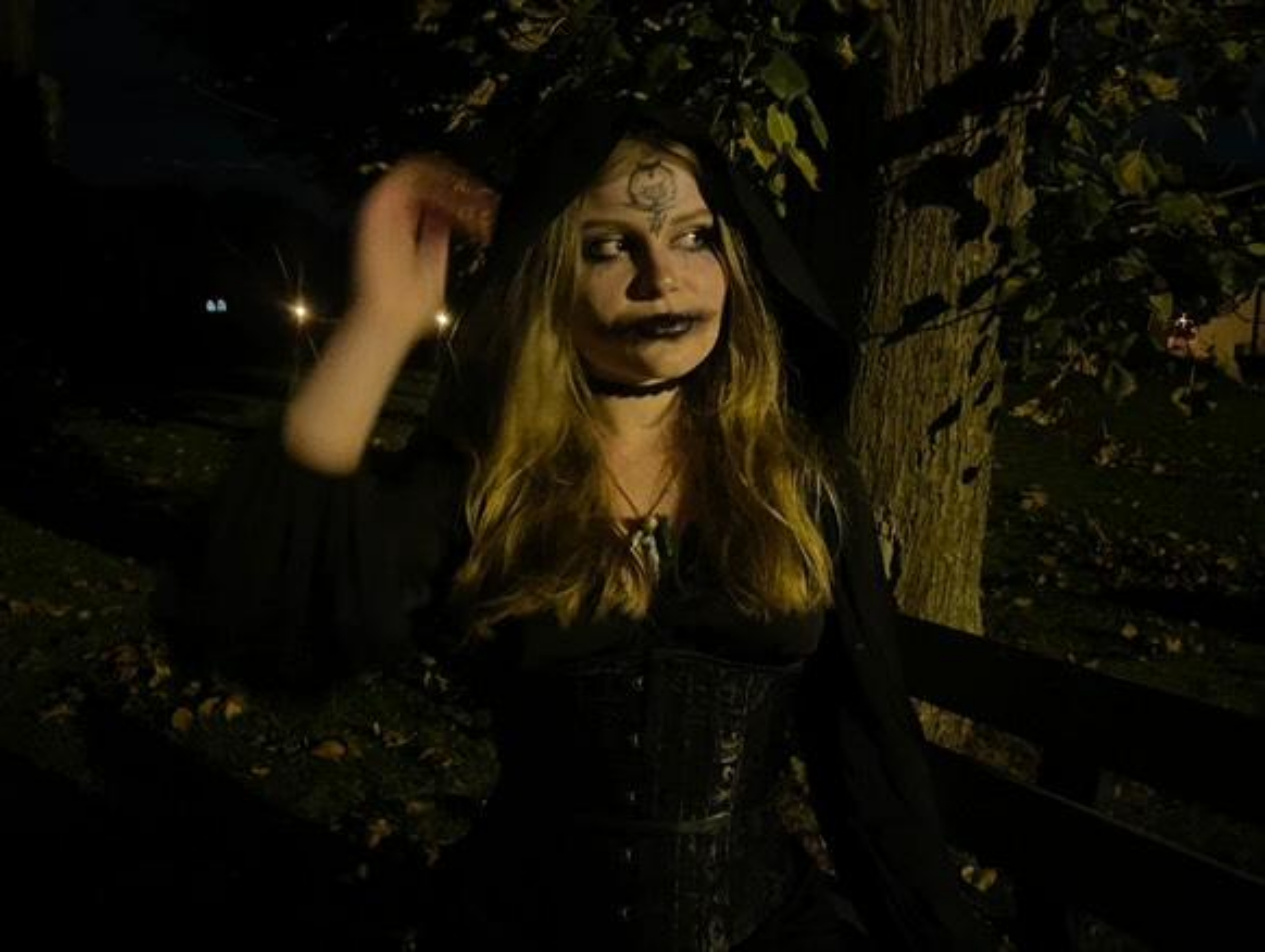 Bella Dimitrescu  - Photo 10