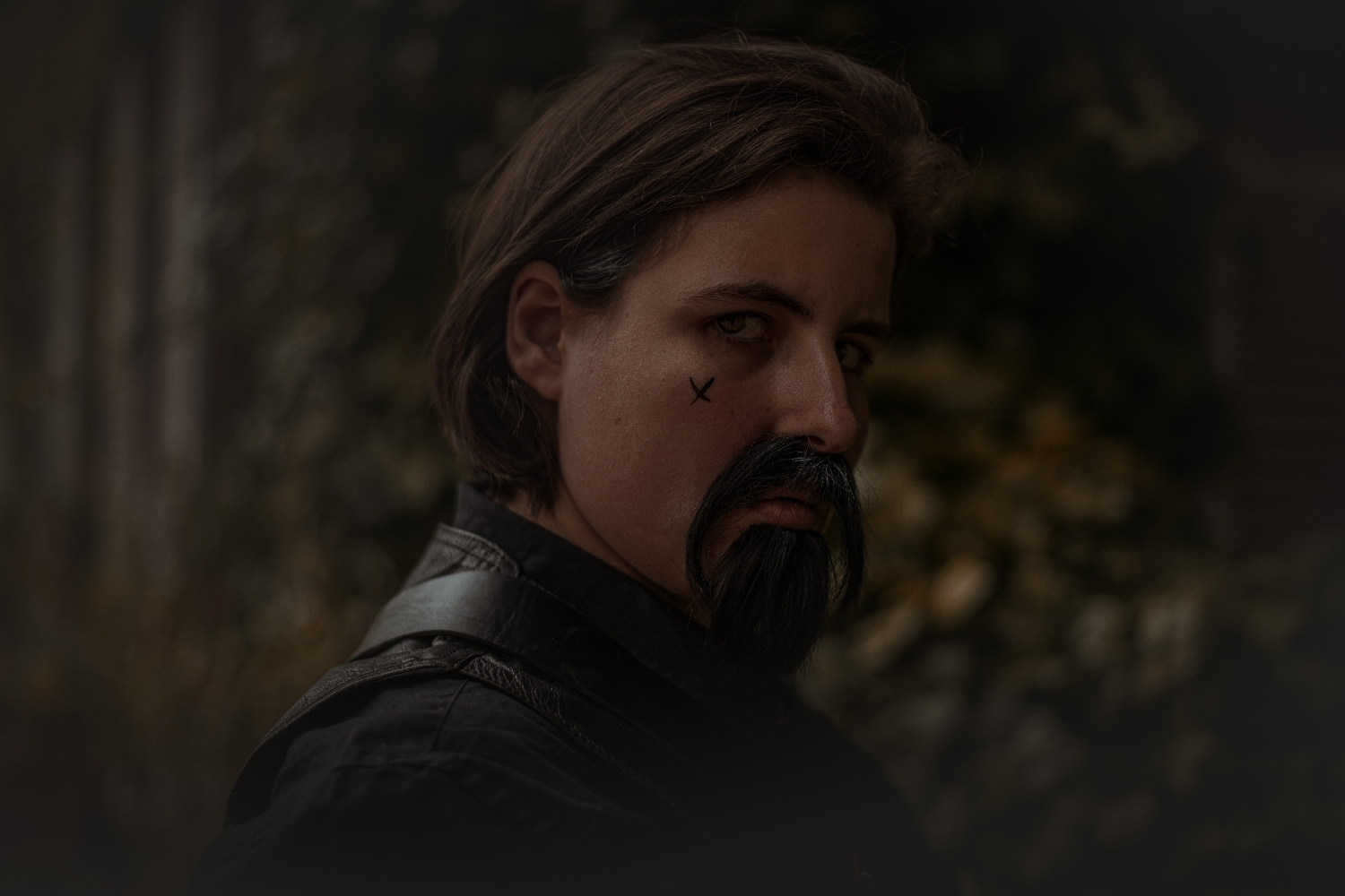 Izzy hand  - Photo 5