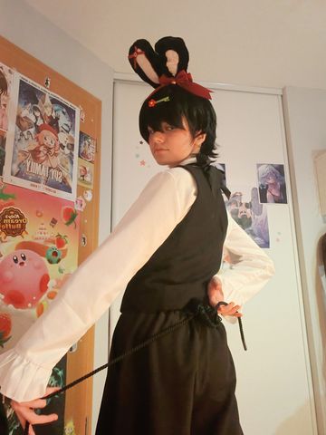 Ivan (Bunny cafe🖤)