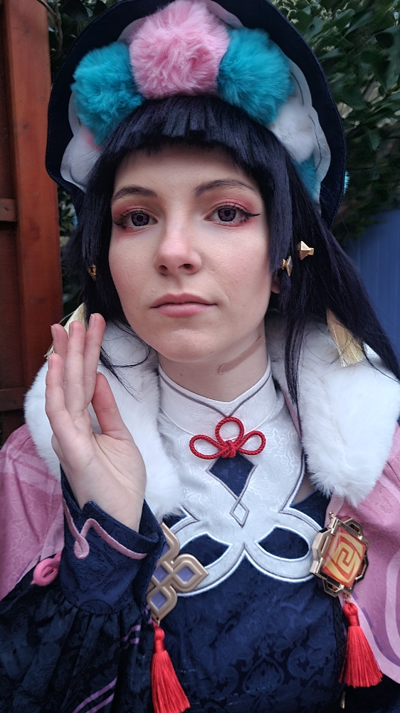 Yun Jin en extérieur - Photo 4