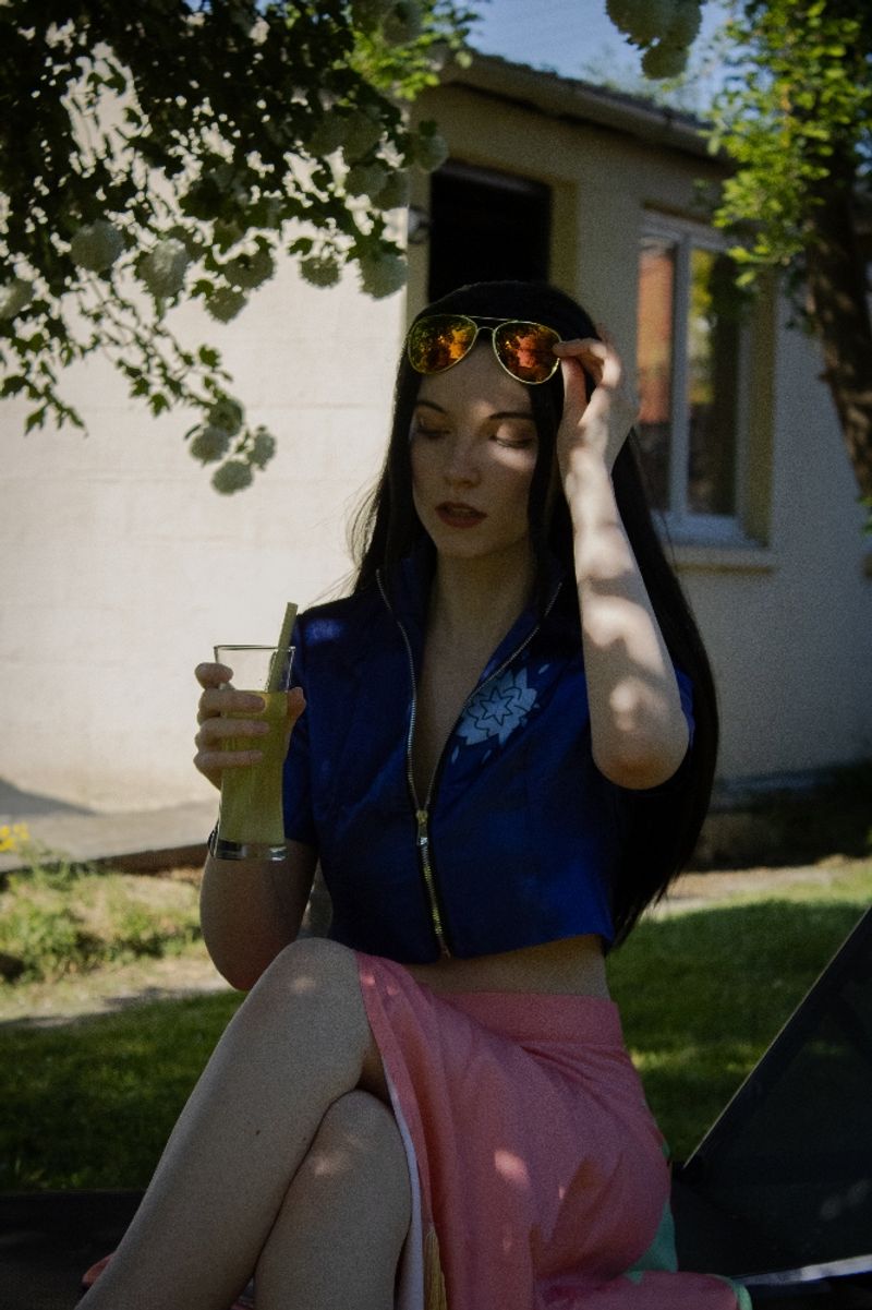 Raiu – Robin in garden