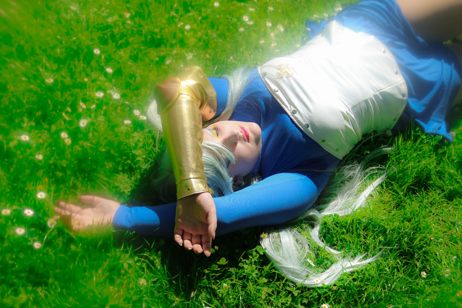 Elizabeth de Liones  - Photo 8