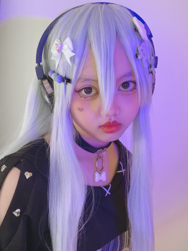 Kanade Yoisaki - Photo 4